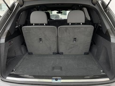 Used 2025 Audi Q7 3.0T Premium Plus AWD/4WD image 32