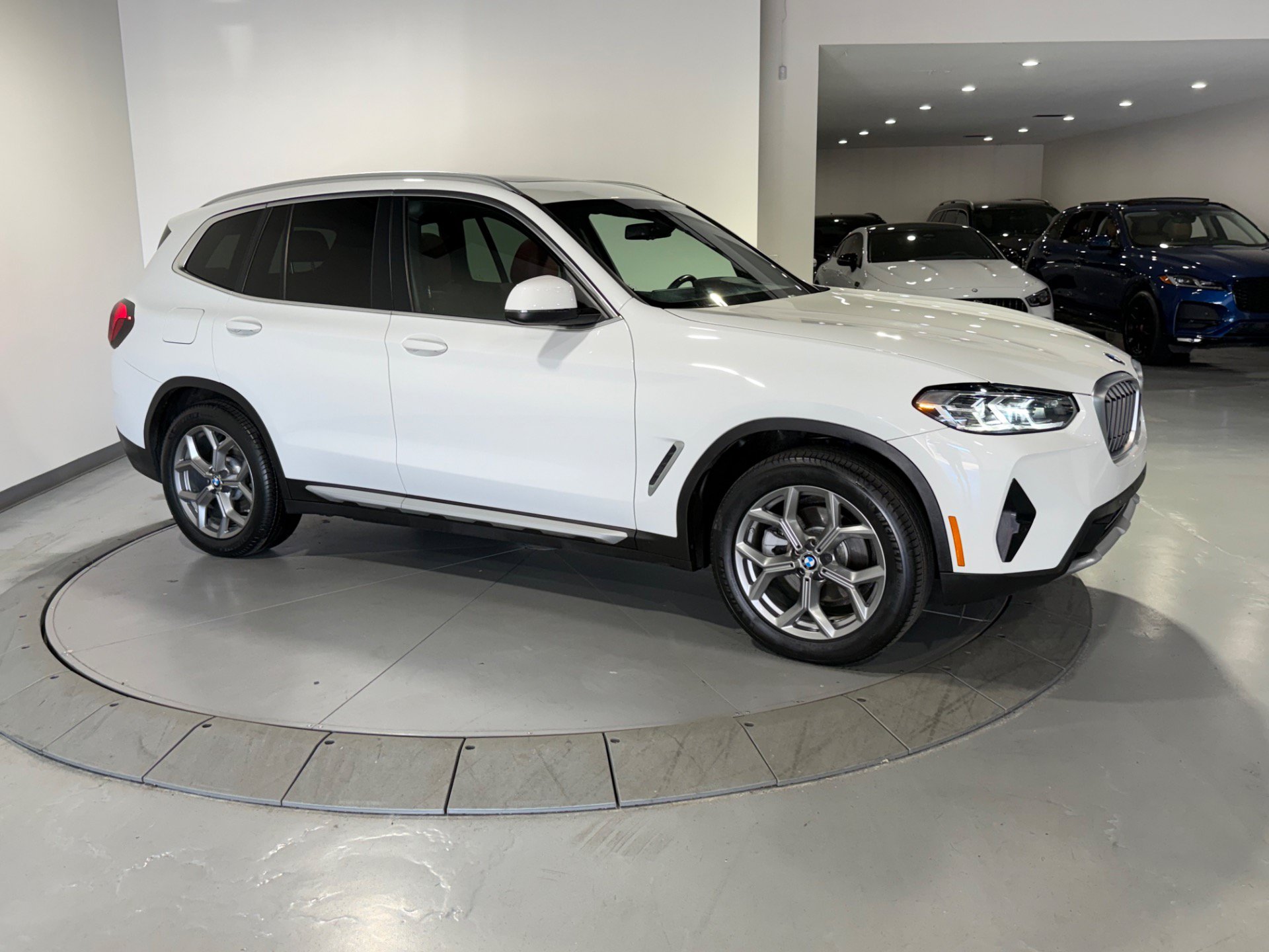 Used 2024 BMW X3 xDrive30i w/ Convenience Package AWD/4WD image 8
