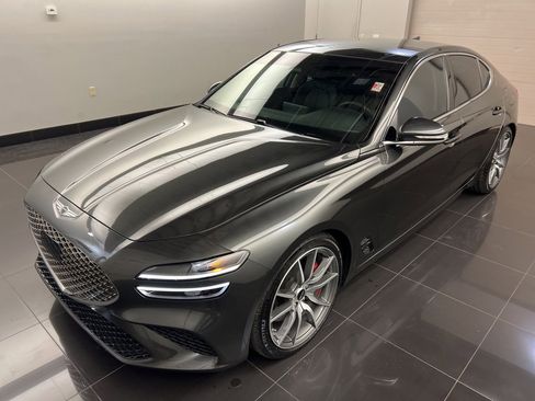 Used 2025 Genesis G70 2.5T image 3