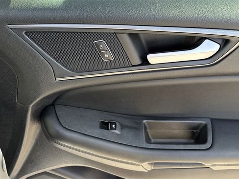 Used 2020 Ford Edge SE image 45
