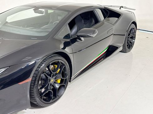 Used 2018 Lamborghini Huracan LP 580-2 RWD image 36