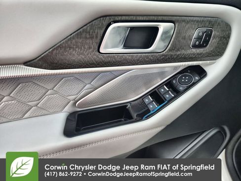 Used 2025 Ford Explorer Platinum w/ Ultimate Package RWD image 20