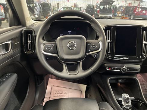 Used 2024 Volvo XC40 B5 Plus AWD/4WD image 17