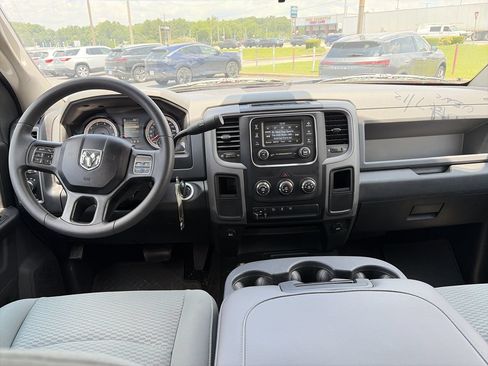 Used 2018 RAM 2500 Tradesman w/ Chrome Appearance Group AWD/4WD image 27