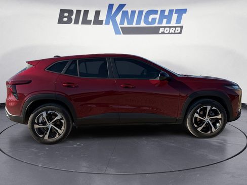 Used 2024 Chevrolet Trax RS w/ Driver Confidence Package FWD image 6