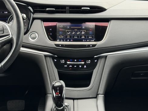 Used 2024 Cadillac XT5 Premium Luxury w/ Technology Package AWD/4WD image 28