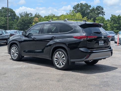 Used 2023 Toyota Highlander Platinum AWD/4WD image 7