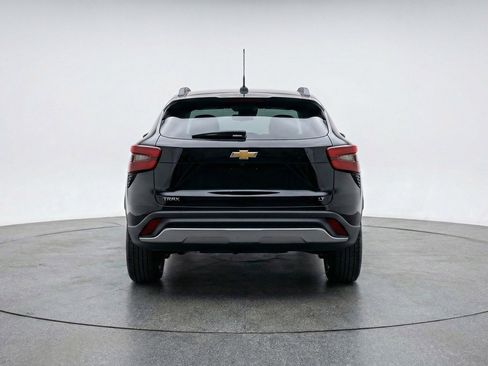 Used 2025 Chevrolet Trax LT w/ LT Convenience Package FWD image 7