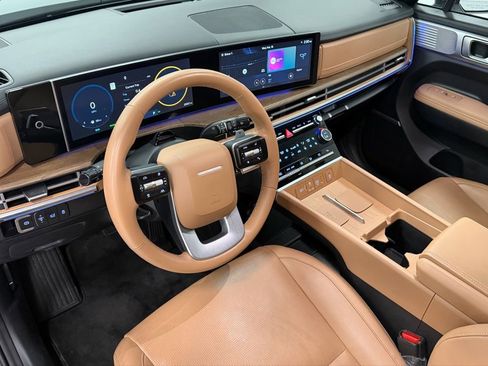 Used 2025 Hyundai Santa Fe Limited image 12