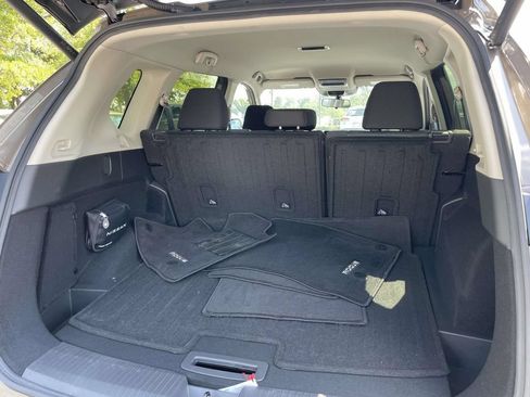 Used 2024 Nissan Rogue SV FWD image 10