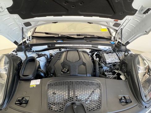 Certified 2023 Porsche Macan Turbo AWD/4WD image 26