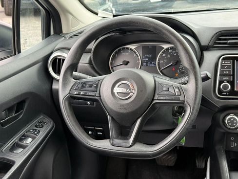 Used 2023 Nissan Versa S FWD image 11
