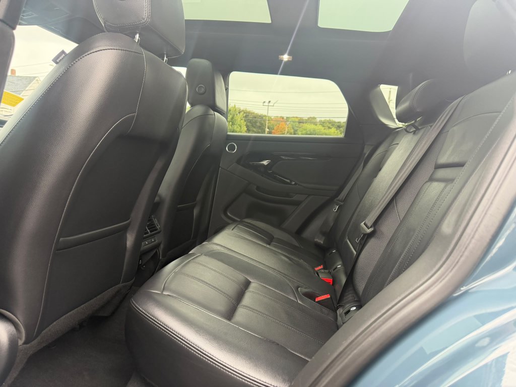 Used 2024 Land Rover Range Rover Evoque S AWD/4WD image 11