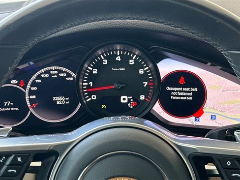 Used 2023 Porsche Cayenne Platinum Edition image 30