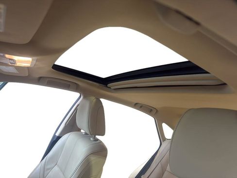 Used 2015 Toyota Avalon XLE Touring image 16