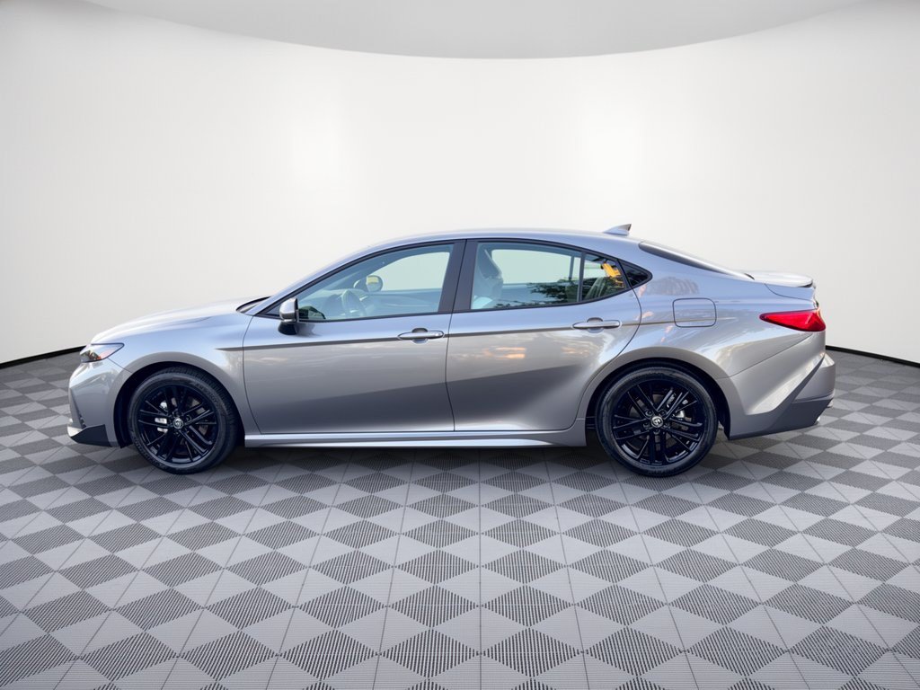 Used 2026 Toyota Camry SE w/ Convenience Package FWD image 2
