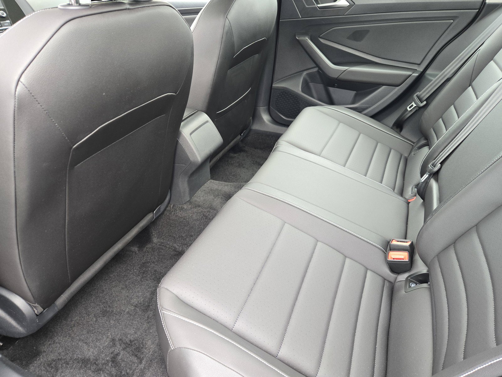 Used 2024 Volkswagen Jetta SE w/ Panoramic Sunroof Package FWD image 12