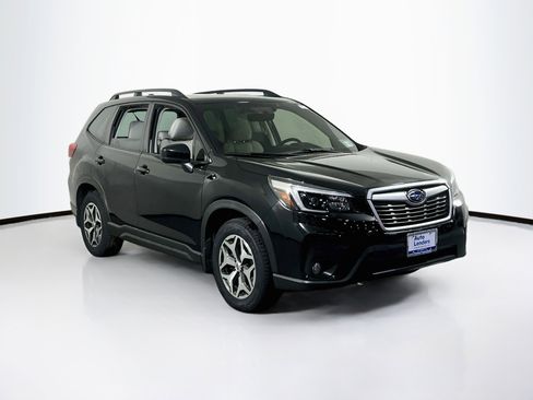 Used 2021 Subaru Forester Premium AWD/4WD image 3
