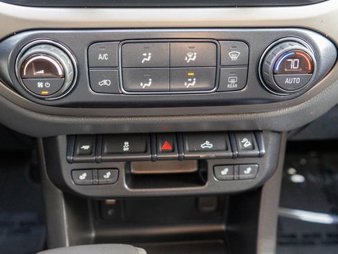 Used 2018 Chevrolet Colorado Z71 image 24