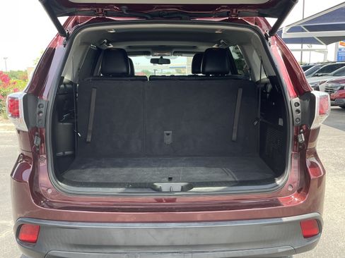 Used 2016 Toyota Highlander XLE FWD image 9