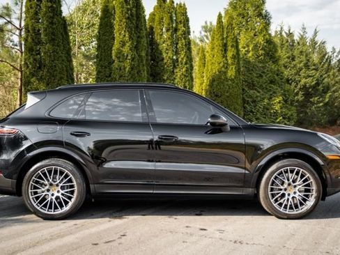 Used 2023 Porsche Cayenne Platinum Edition AWD/4WD image 12