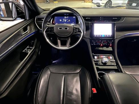 Used 2022 Jeep Grand Cherokee Overland image 6