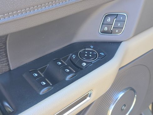 Used 2021 Ford Expedition Max Limited AWD/4WD image 23