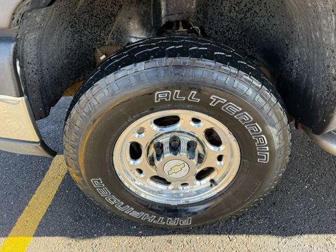 Used 2005 Chevrolet Silverado 2500 LS w/ Heavy-Duty Power Package image 13