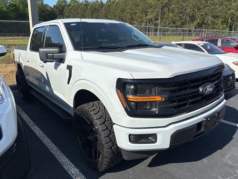 Used 2024 Ford F150 XLT w/ XLT Black Appearance Package image 2
