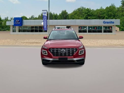 Used 2022 Hyundai Venue Limited FWD image 3