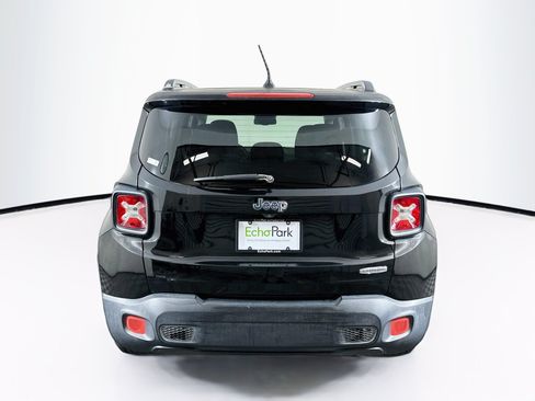 Used 2017 Jeep Renegade Latitude w/ Popular Equipment Group FWD image 7