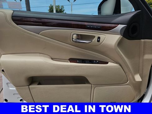Used 2016 Lexus LS 460 w/ Comfort Package RWD image 27