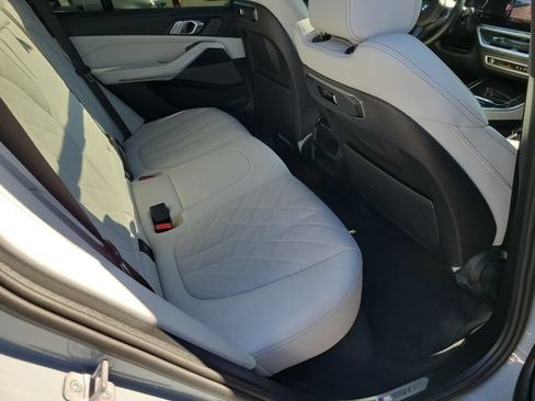 Used 2024 BMW X5 sDrive40i w/ M Sport Package RWD image 19
