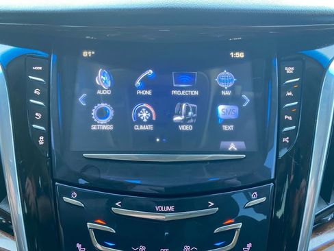 Used 2019 Cadillac Escalade Premium Luxury AWD/4WD image 30