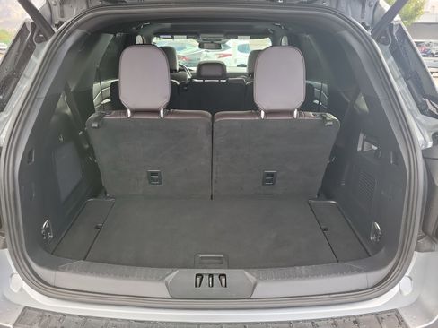Certified 2025 Ford Explorer Platinum AWD/4WD image 14