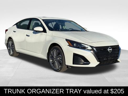 New 2025 Nissan Altima 2.5 SL image 9