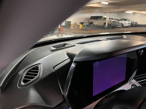 Used 2025 Chevrolet Trax LT image 34