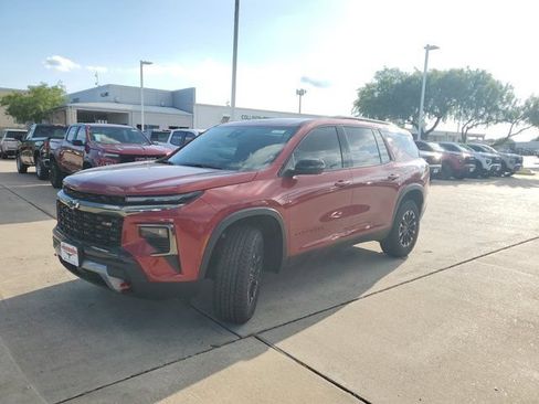 New 2026 Chevrolet Traverse Z71 w/ Enhanced Driving Package AWD/4WD image 3