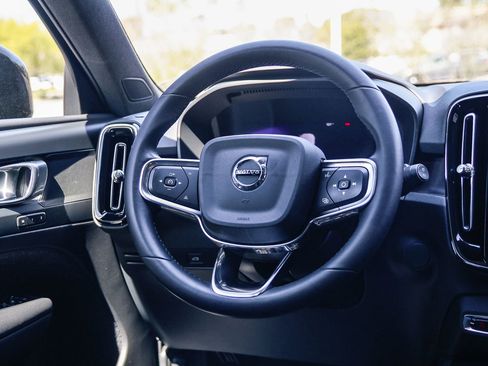 Used 2023 Volvo XC40 Recharge Plus w/ Protection Package Premier image 17