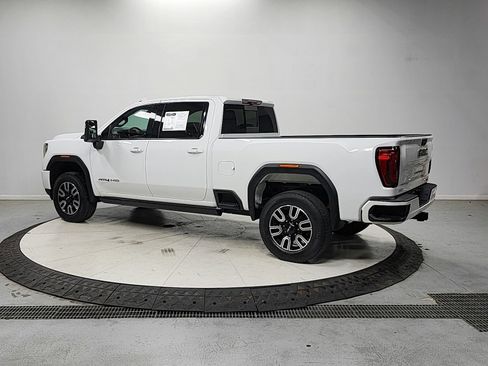 Used 2022 GMC Sierra 2500 AT4 w/ AT4 Premium Plus Package AWD/4WD image 6