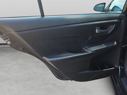 Used 2017 Toyota Camry SE FWD image 33