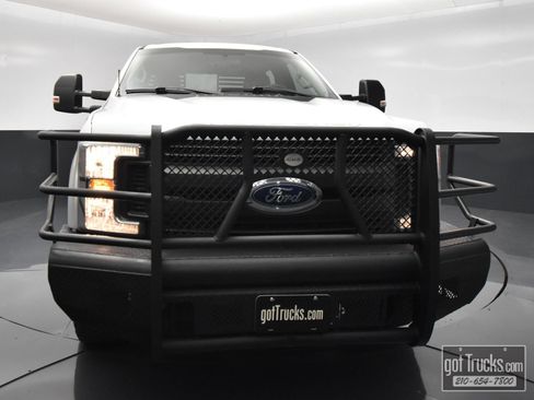 Used 2019 Ford F250 XL w/ Power Equipment Group AWD/4WD image 46