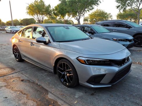 Used 2023 Honda Civic Sport Touring image 2