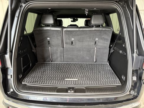 Used 2024 Jeep Wagoneer 4WD image 5