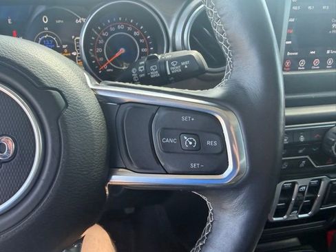 Used 2018 Jeep Wrangler Unlimited Sahara w/ Cold Weather Group AWD/4WD image 20