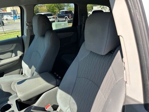 Used 2015 Chevrolet Traverse LS FWD image 8