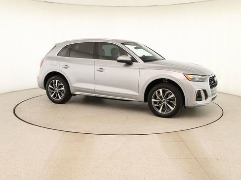 Certified 2023 Audi Q5 2.0T Premium w/ Convenience Package AWD/4WD image 9
