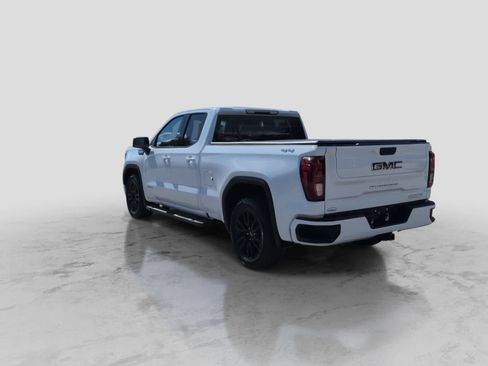 Used 2022 GMC Sierra 1500 Elevation w/ LPO, Elevation Black Package AWD/4WD image 6