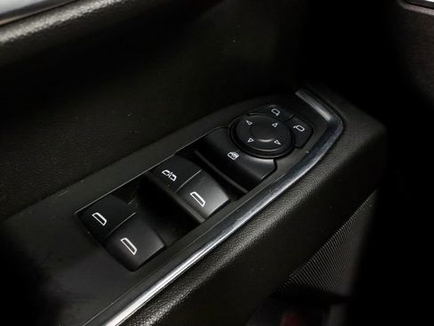 Used 2025 Chevrolet Silverado 1500 LT AWD/4WD image 25