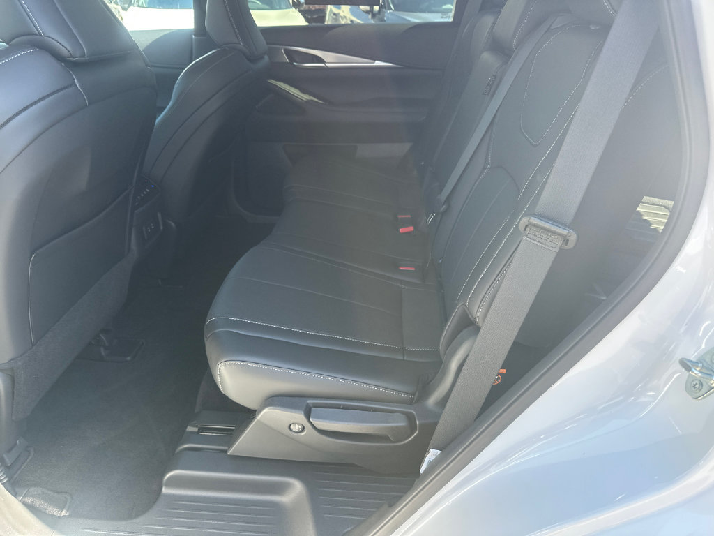 Certified 2026 INFINITI QX60 Pure w/ Cargo Package AWD/4WD image 21
